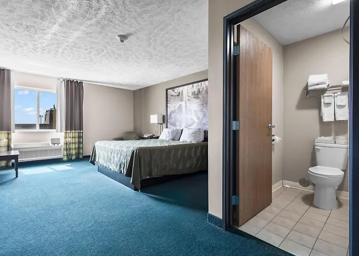 Hotel Burgundy & El Paso