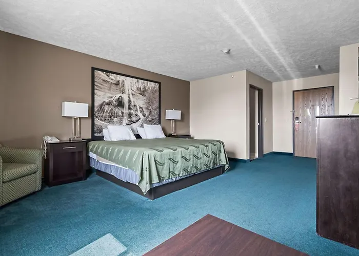 Hotel Burgundy &